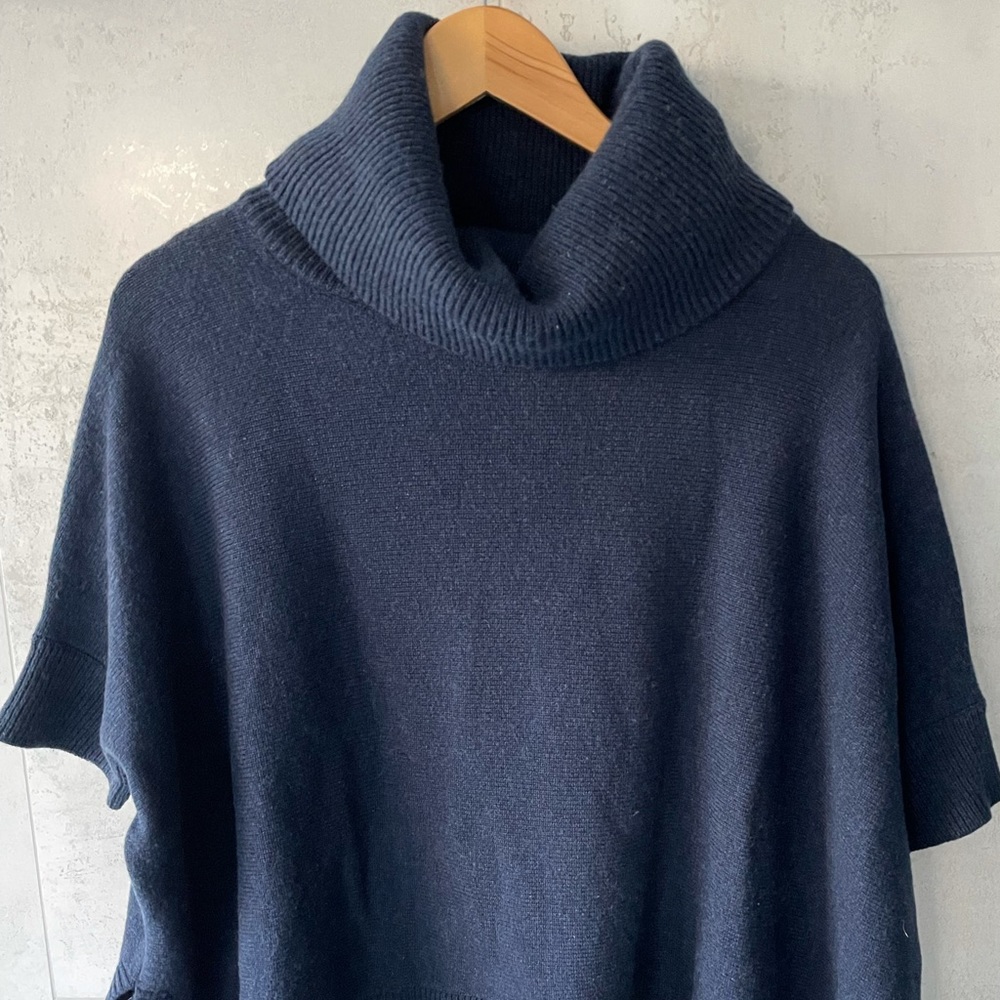 Blue Theory Cape - image 2